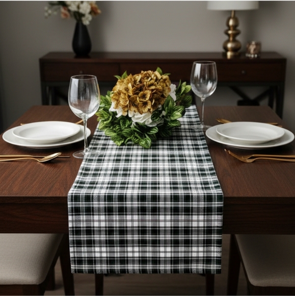 Table Runner - Picture 7 of 7